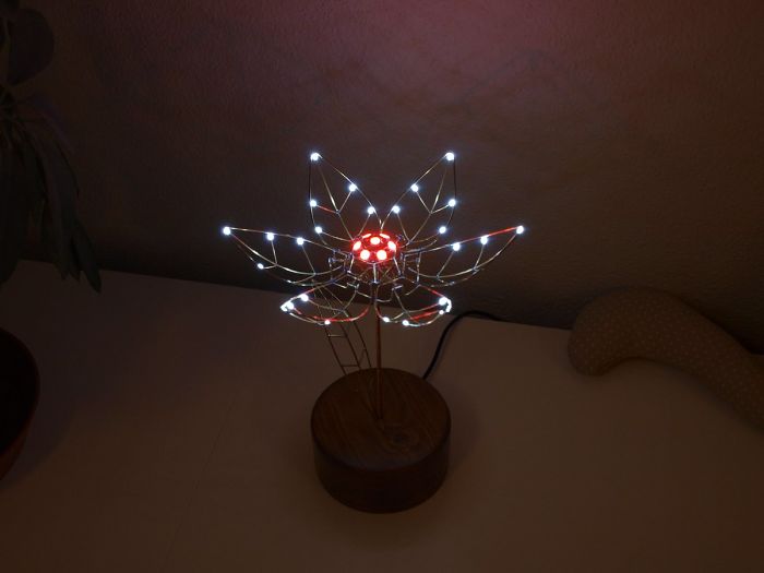 People Are Saying This Husband Just Won Valentine's Day By Gifting His Wife A Mechanical Flower That Blooms When Touched People Are Saying This Husband Just Won Valentine's Day By Gifting His Wife A Mechanical Flower That Blooms When Touched