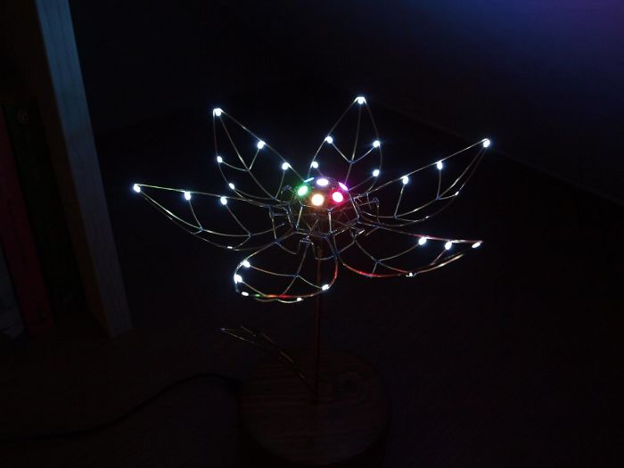 People Are Saying This Husband Just Won Valentine's Day By Gifting His Wife A Mechanical Flower That Blooms When Touched People Are Saying This Husband Just Won Valentine's Day By Gifting His Wife A Mechanical Flower That Blooms When Touched