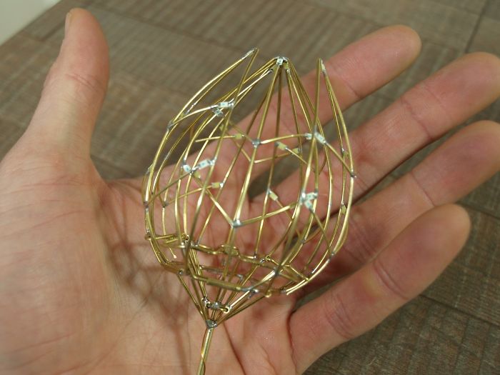 People Are Saying This Husband Just Won Valentine's Day By Gifting His Wife A Mechanical Flower That Blooms When Touched People Are Saying This Husband Just Won Valentine's Day By Gifting His Wife A Mechanical Flower That Blooms When Touched