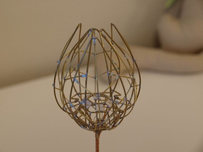 People Are Saying This Husband Just Won Valentine's Day By Gifting His Wife A Mechanical Flower That Blooms When Touched People Are Saying This Husband Just Won Valentine's Day By Gifting His Wife A Mechanical Flower That Blooms When Touched