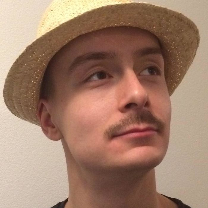 People Are Saying This Husband Just Won Valentine's Day By Gifting His Wife A Mechanical Flower That Blooms When Touched People Are Saying This Husband Just Won Valentine's Day By Gifting His Wife A Mechanical Flower That Blooms When Touched