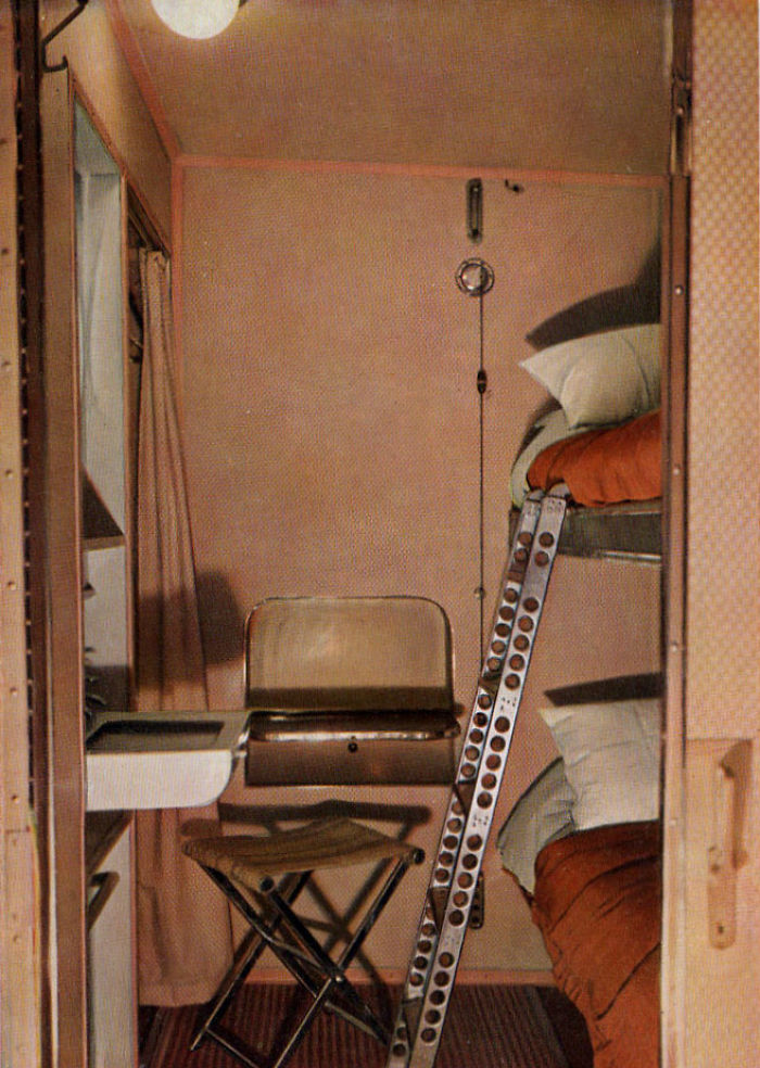 32 Rare Historical Photos That Show Why Flying On The Hindenburg Zeppelin Was So Expensive