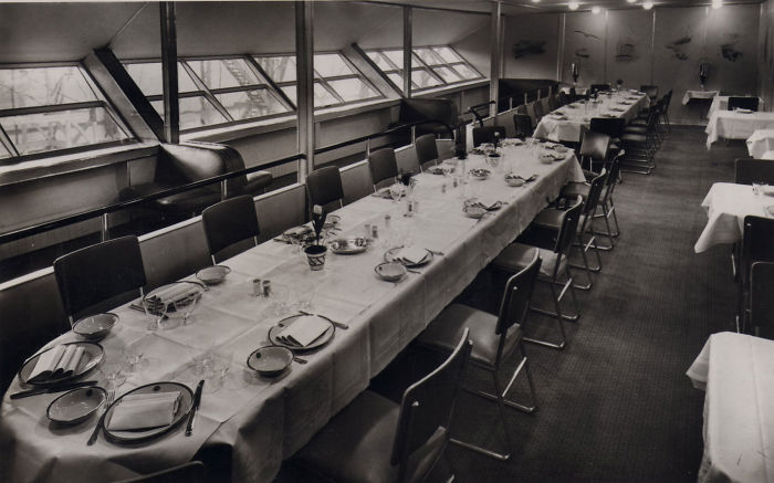 32 Rare Historical Photos That Show Why Flying On The Hindenburg Zeppelin Was So Expensive