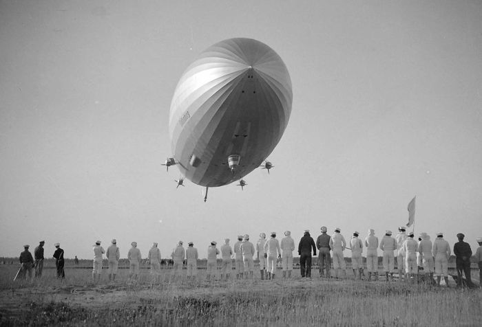 32 Rare Historical Photos That Show Why Flying On The Hindenburg Zeppelin Was So Expensive 32 Rare Historical Photos That Show Why Flying On The Hindenburg Zeppelin Was So Expensive