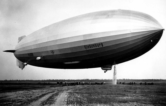 32 Rare Historical Photos That Show Why Flying On The Hindenburg Zeppelin Was So Expensive 32 Rare Historical Photos That Show Why Flying On The Hindenburg Zeppelin Was So Expensive