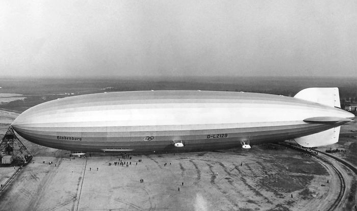 32 Rare Historical Photos That Show Why Flying On The Hindenburg Zeppelin Was So Expensive 32 Rare Historical Photos That Show Why Flying On The Hindenburg Zeppelin Was So Expensive