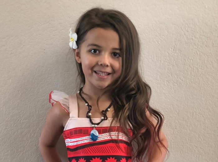 6 Y.O Asks To Dress Up As A 100 Y.O. Lady For Kindergarten 100 Day Party, And It's Hilarious 6 Y.O Asks To Dress Up As A 100 Y.O. Lady For Kindergarten 100 Day Party, And It's Hilarious