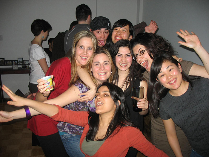 Hanging Out With People Is Way More Fun When Your Smartphone Is Out Of Sight