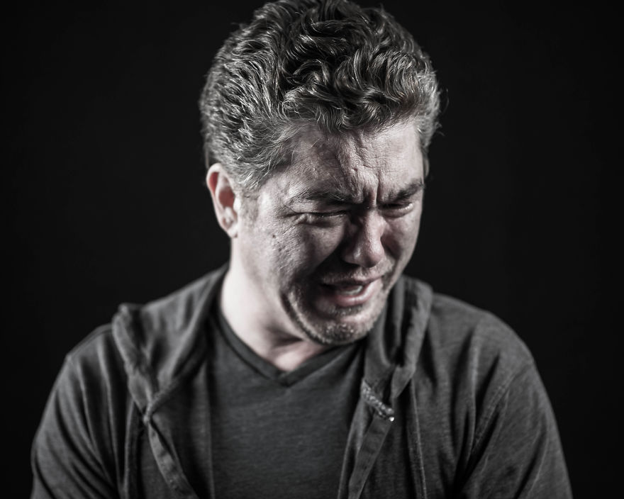 I Took Pictures Of My Friend Grieving A Lost Relationship I Took Pictures Of My Friend Grieving A Lost Relationship