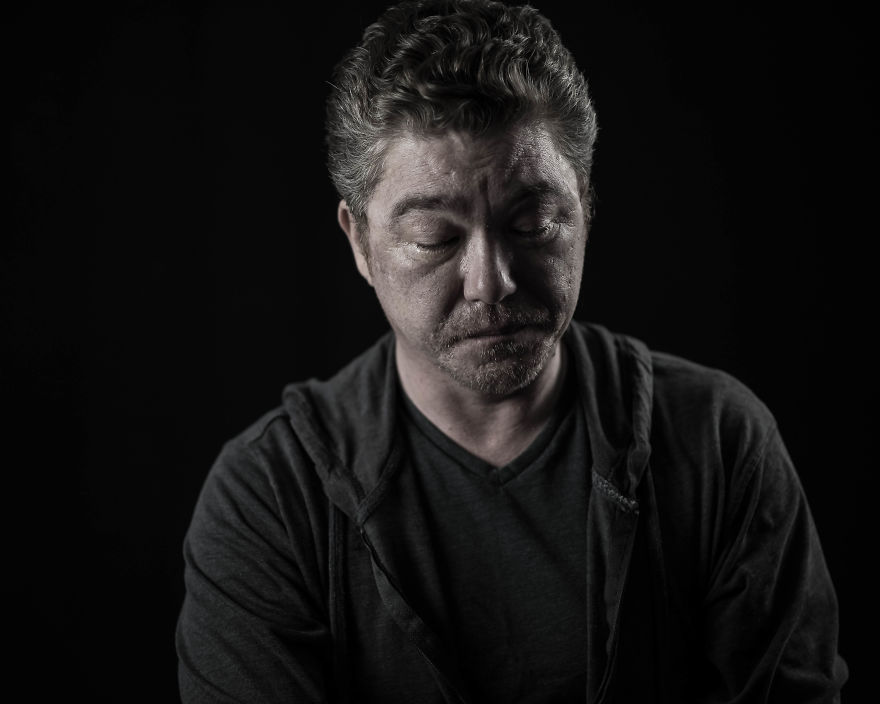 I Took Pictures Of My Friend Grieving A Lost Relationship I Took Pictures Of My Friend Grieving A Lost Relationship