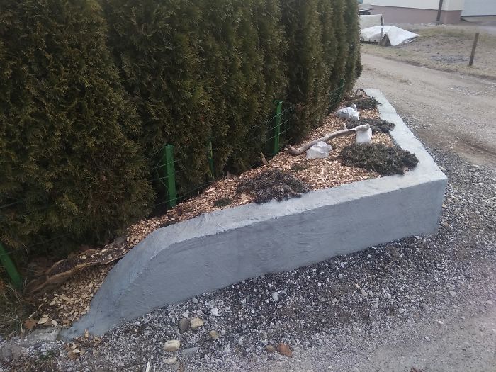 Neighbors Kept Running Over This Family's Fence, So Dad Replaces It With Concrete And Wrecks 8 Of Their Cars Neighbors Kept Running Over This Family's Fence, So Dad Replaces It With Concrete And Wrecks 8 Of Their Cars
