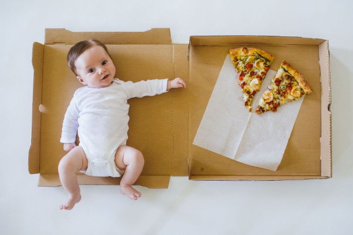 Mom Documents Her Baby's Growth During His First 12 Months Using Pizza Slices With Different Toppings Mom Documents Her Baby's Growth During His First 12 Months Using Pizza Slices With Different Toppings