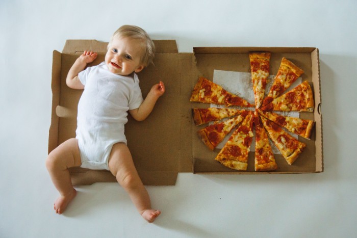 Mom Documents Her Baby's Growth During His First 12 Months Using Pizza Slices With Different Toppings Mom Documents Her Baby's Growth During His First 12 Months Using Pizza Slices With Different Toppings