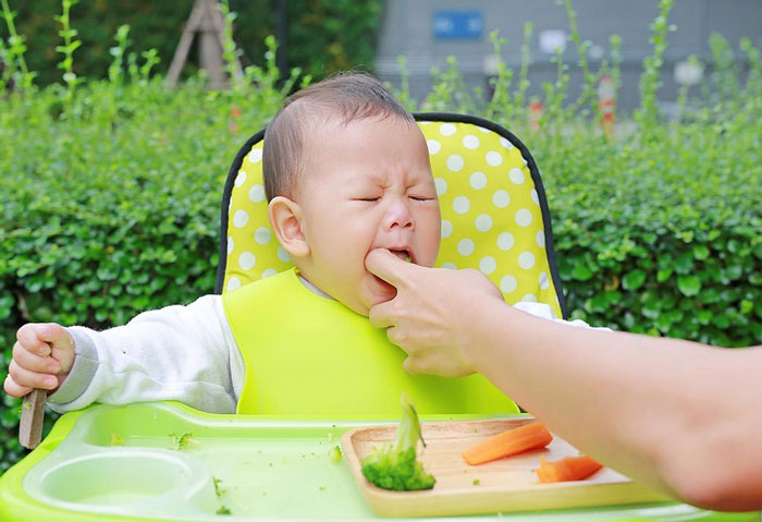This Person Shows How Flawed Anti-Vaxxer Logic Is By Using It In A Post About Choking On Food This Person Shows How Flawed Anti-Vaxxer Logic Is By Using It In A Post About Choking On Food