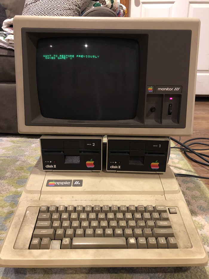 Man Finds A Computer That He Used 35 Years Ago, And It Sill Has A Game He Saved