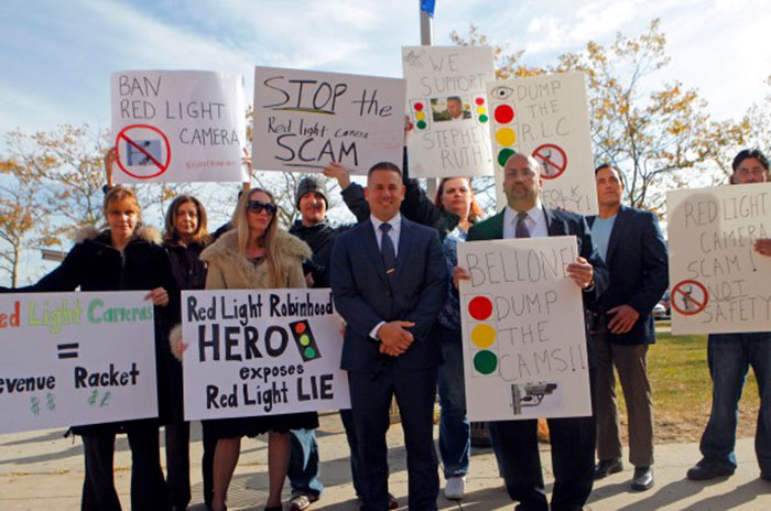 This Man Figured Out The Red Light Camera Scam And Decide To Break Them