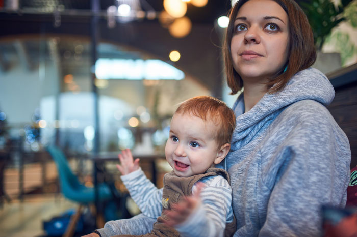 'She’s Calling You ‘Dumb’ And Telling You She Wants To Drink Alcohol': Mom Hilariously Fails At Teaching Her Baby Sign Language 'She’s Calling You ‘Dumb’ And Telling You She Wants To Drink Alcohol': Mom Hilariously Fails At Teaching Her Baby Sign Language