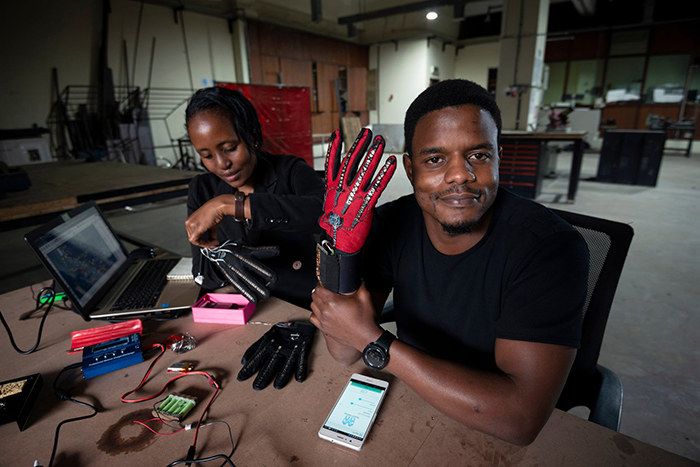 A 25 Y.O. Inventor From Kenya Just Invented Smart Gloves That Auto-Translate Sign Language Into Speech A 25 Y.O. Inventor From Kenya Just Invented Smart Gloves That Auto-Translate Sign Language Into Speech
