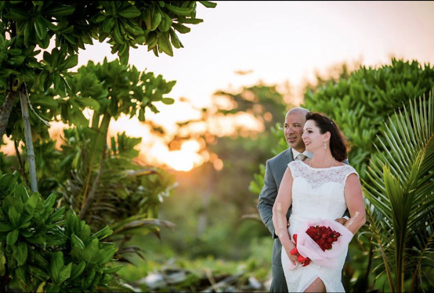 This Couple Gets Married On Every Vacation This Couple Gets Married On Every Vacation