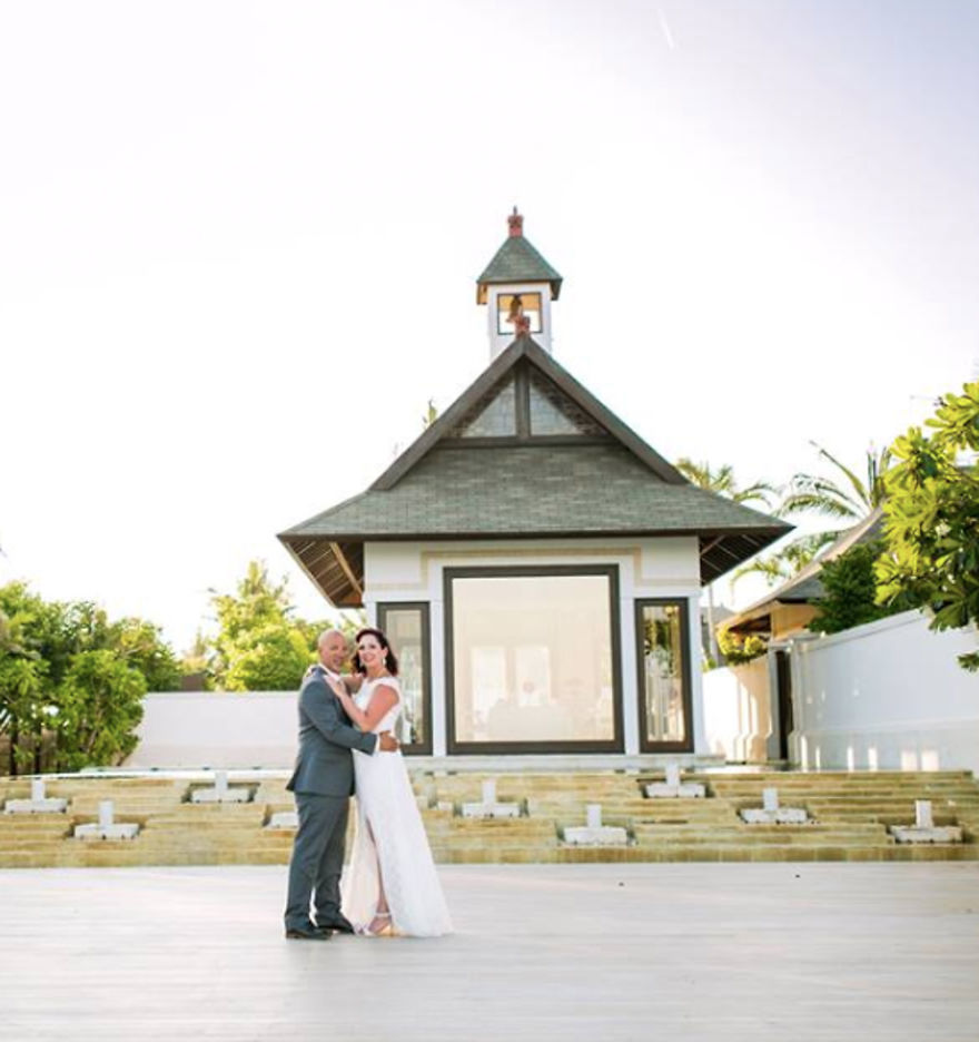 This Couple Gets Married On Every Vacation This Couple Gets Married On Every Vacation