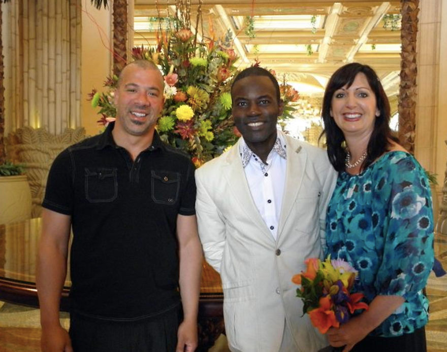 This Couple Gets Married On Every Vacation This Couple Gets Married On Every Vacation