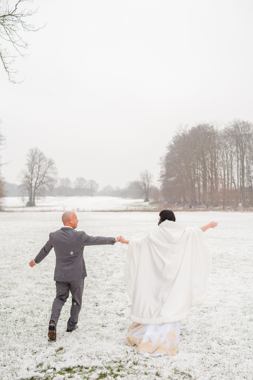 This Couple Gets Married On Every Vacation This Couple Gets Married On Every Vacation