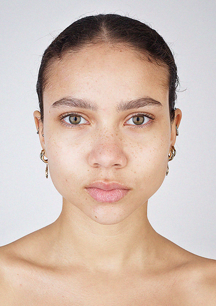 Photographer Asks Teens To Edit Their Pics Until They Look 'Social Media Ready', Posts The Alarming Results Photographer Asks Teens To Edit Their Pics Until They Look 'Social Media Ready', Posts The Alarming Results