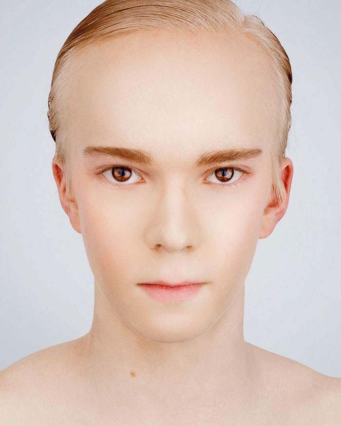 Photographer Asks Teens To Edit Their Pics Until They Look 'Social Media Ready', Posts The Alarming Results Photographer Asks Teens To Edit Their Pics Until They Look 'Social Media Ready', Posts The Alarming Results