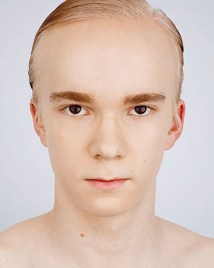 Photographer Asks Teens To Edit Their Pics Until They Look 'Social Media Ready', Posts The Alarming Results Photographer Asks Teens To Edit Their Pics Until They Look 'Social Media Ready', Posts The Alarming Results