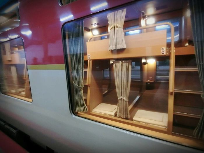 Japanese Sleeper Trains Look Ordinary From Outside But Their Interiors Are A Peaceful Oasis Japanese Sleeper Trains Look Ordinary From Outside But Their Interiors Are A Peaceful Oasis