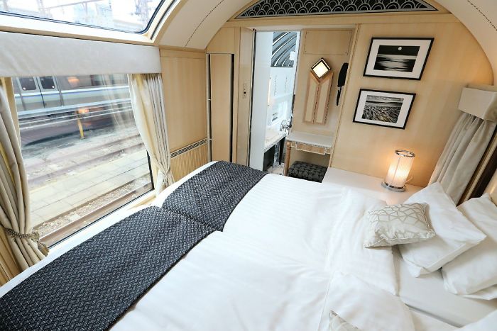 Japanese Sleeper Trains Look Ordinary From Outside But Their Interiors Are A Peaceful Oasis Japanese Sleeper Trains Look Ordinary From Outside But Their Interiors Are A Peaceful Oasis