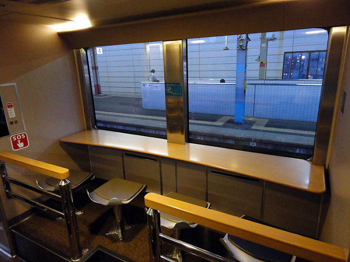 Japanese Sleeper Trains Look Ordinary From Outside But Their Interiors Are A Peaceful Oasis Japanese Sleeper Trains Look Ordinary From Outside But Their Interiors Are A Peaceful Oasis