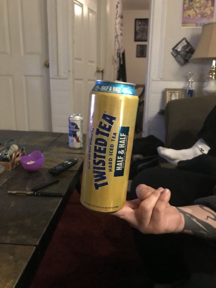 Worst-Way-To-Hold-Drink-Photos