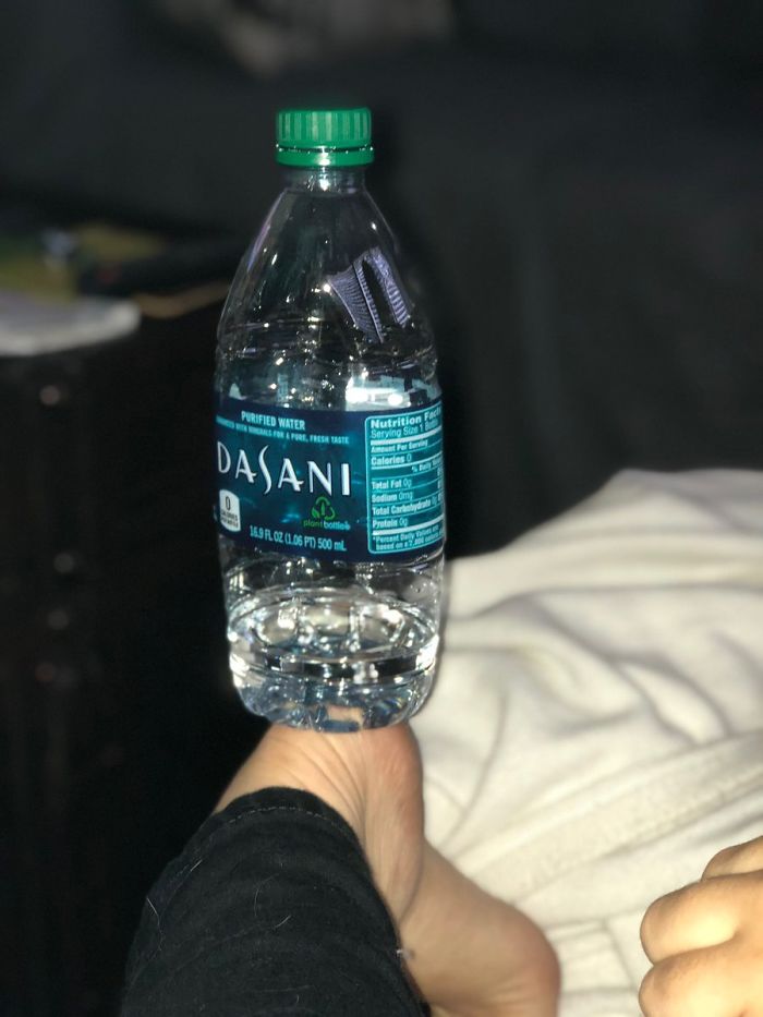 Worst-Way-To-Hold-Drink-Photos