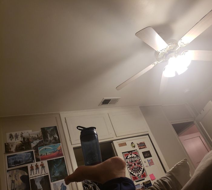 Worst-Way-To-Hold-Drink-Photos