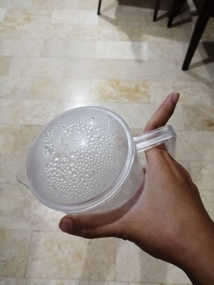 Worst-Way-To-Hold-Drink-Photos