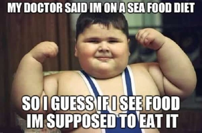 Включи про жирного. Включи про жирного. Толстушка с едой. Включи про жирного. Включи про жирного.