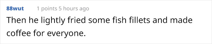 Cat Splits Open A Litter Bag To Poop After He Finds Door To His Litter Box Shut, People React With Hilarious Comments