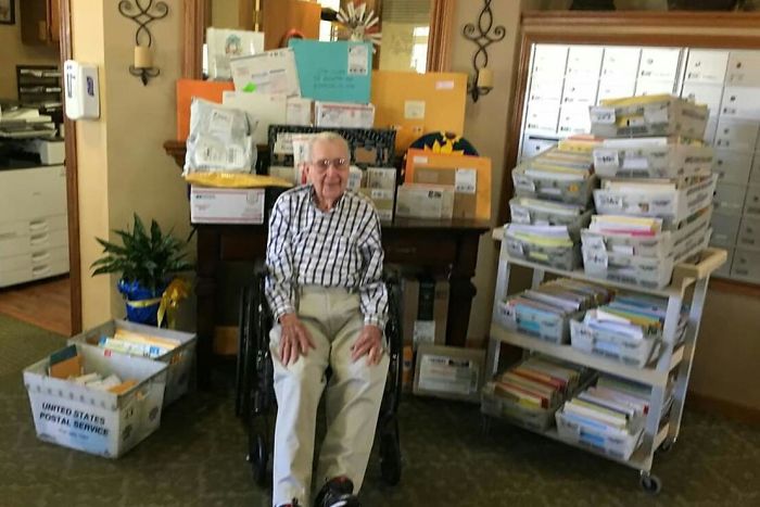 The WW2 Veteran With All The 3,000 Cards He Recieved For His 100th Birthday
