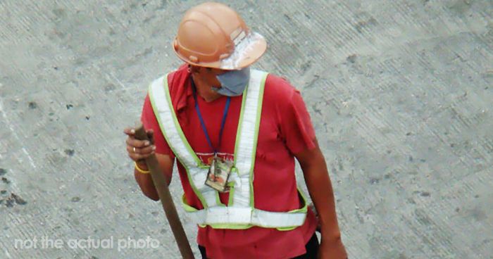 Company Doesn’t Notice This Employee With A Clipboard Hasn’t Done Any Work In 10 Years