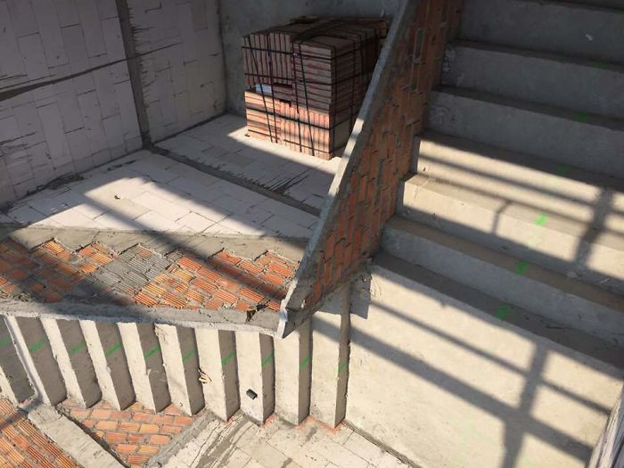 This Weirdly Oriented Picture Looks Like Escher Stairs