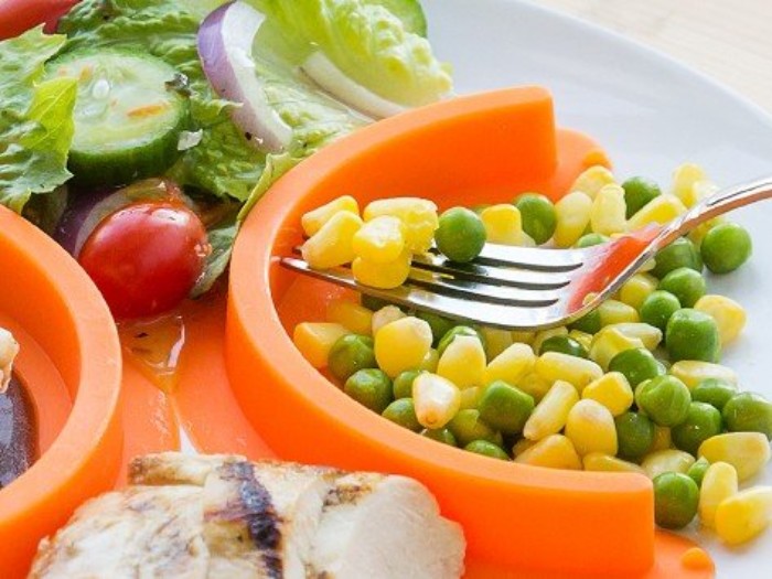 Genius New 'Food Cubby' Kitchen Tool Keeps Food From Touching And Parents Are Loving It