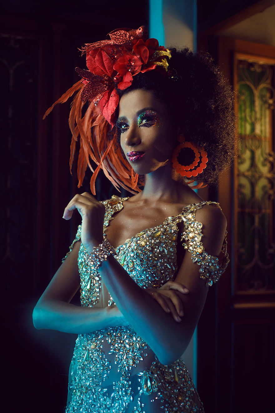 Photographer Creates Fashion Editorial Inspired By Carnival Photographer Creates Fashion Editorial Inspired By Carnival
