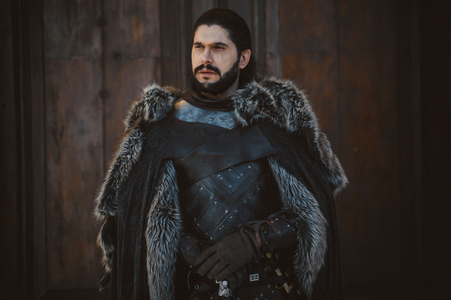 We Had A Photoshoot With Jon Snow And Melisandre From Game Of Thrones We Had A Photoshoot With Jon Snow And Melisandre From Game Of Thrones