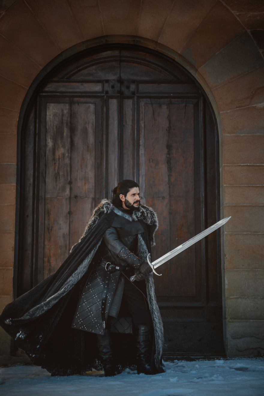 We Had A Photoshoot With Jon Snow And Melisandre From Game Of Thrones We Had A Photoshoot With Jon Snow And Melisandre From Game Of Thrones