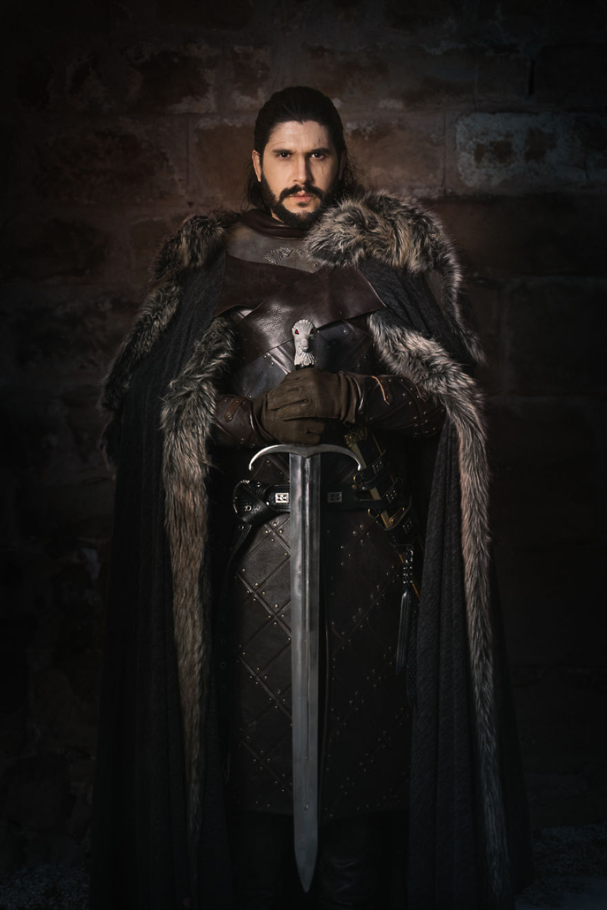 We Had A Photoshoot With Jon Snow And Melisandre From Game Of Thrones We Had A Photoshoot With Jon Snow And Melisandre From Game Of Thrones