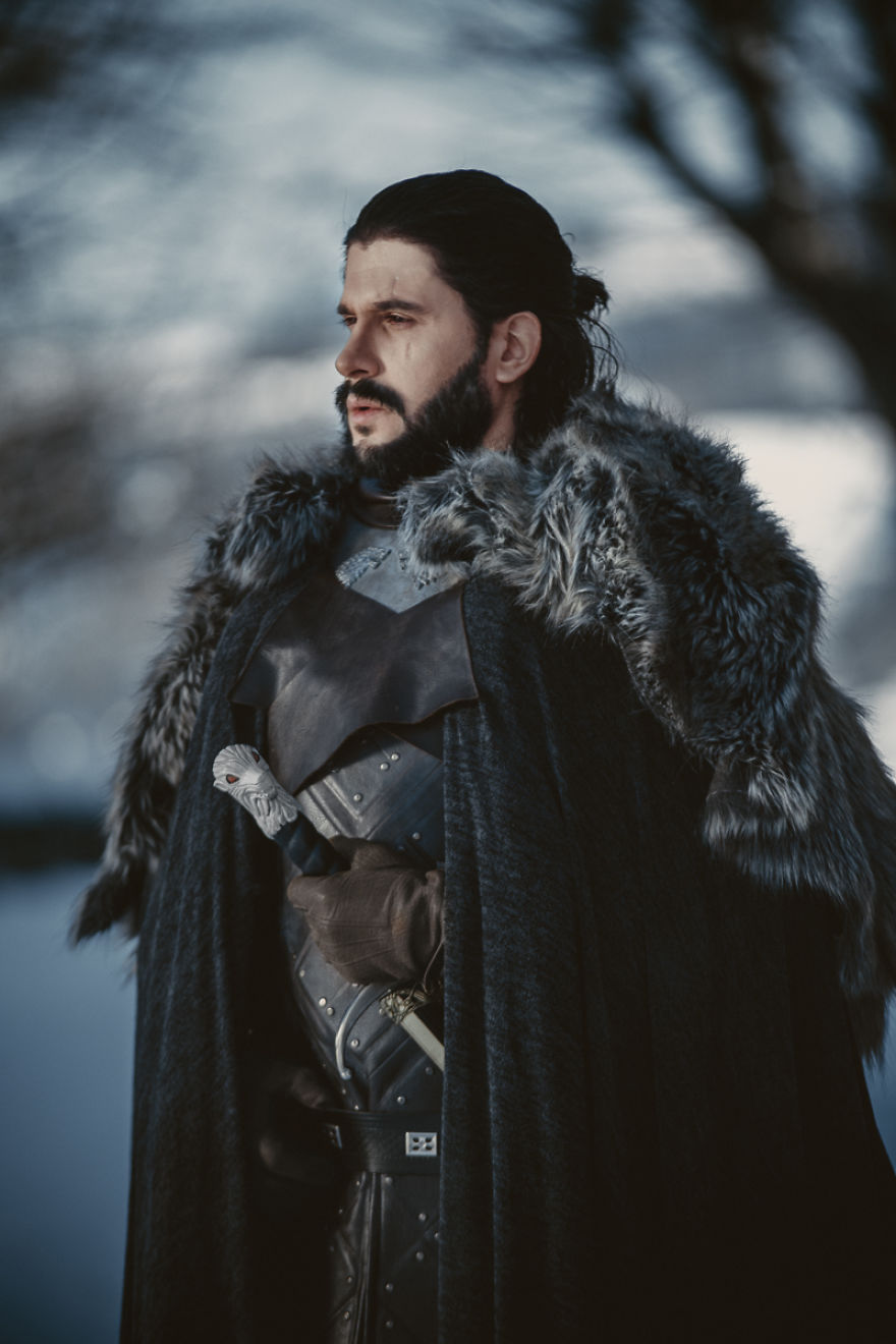 We Had A Photoshoot With Jon Snow And Melisandre From Game Of Thrones We Had A Photoshoot With Jon Snow And Melisandre From Game Of Thrones