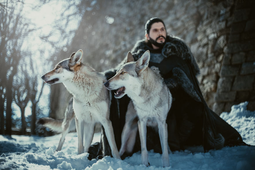 We Had A Photoshoot With Jon Snow And Melisandre From Game Of Thrones We Had A Photoshoot With Jon Snow And Melisandre From Game Of Thrones