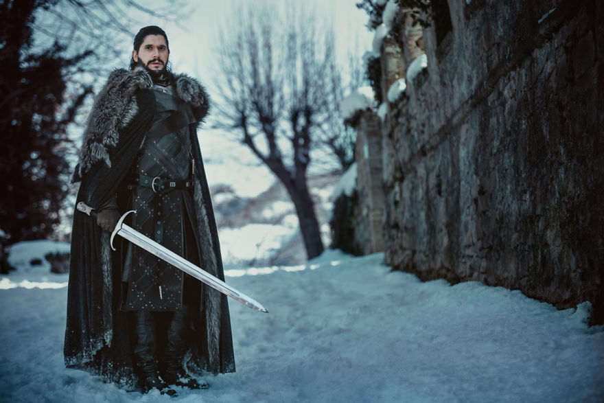 We Had A Photoshoot With Jon Snow And Melisandre From Game Of Thrones We Had A Photoshoot With Jon Snow And Melisandre From Game Of Thrones