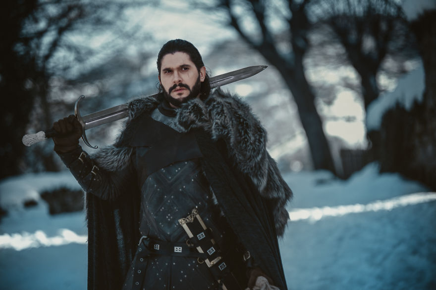 We Had A Photoshoot With Jon Snow And Melisandre From Game Of Thrones We Had A Photoshoot With Jon Snow And Melisandre From Game Of Thrones